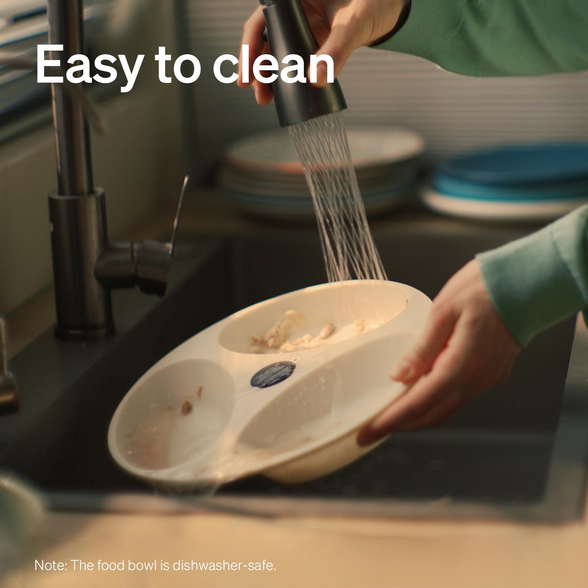 BPA-free dishwasher-safe food tray of PETLIBRO wet food feeder